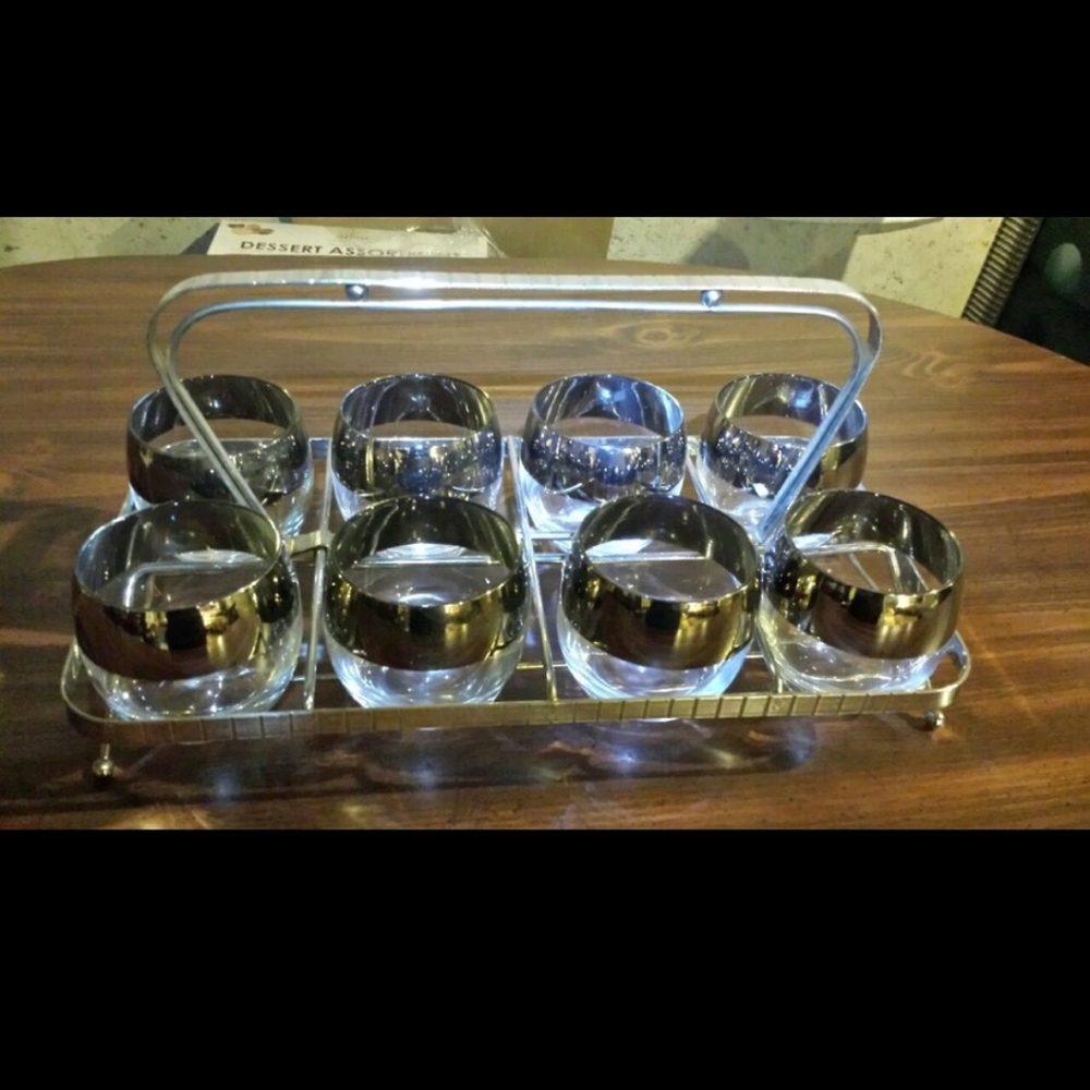 8 CUPS with tray